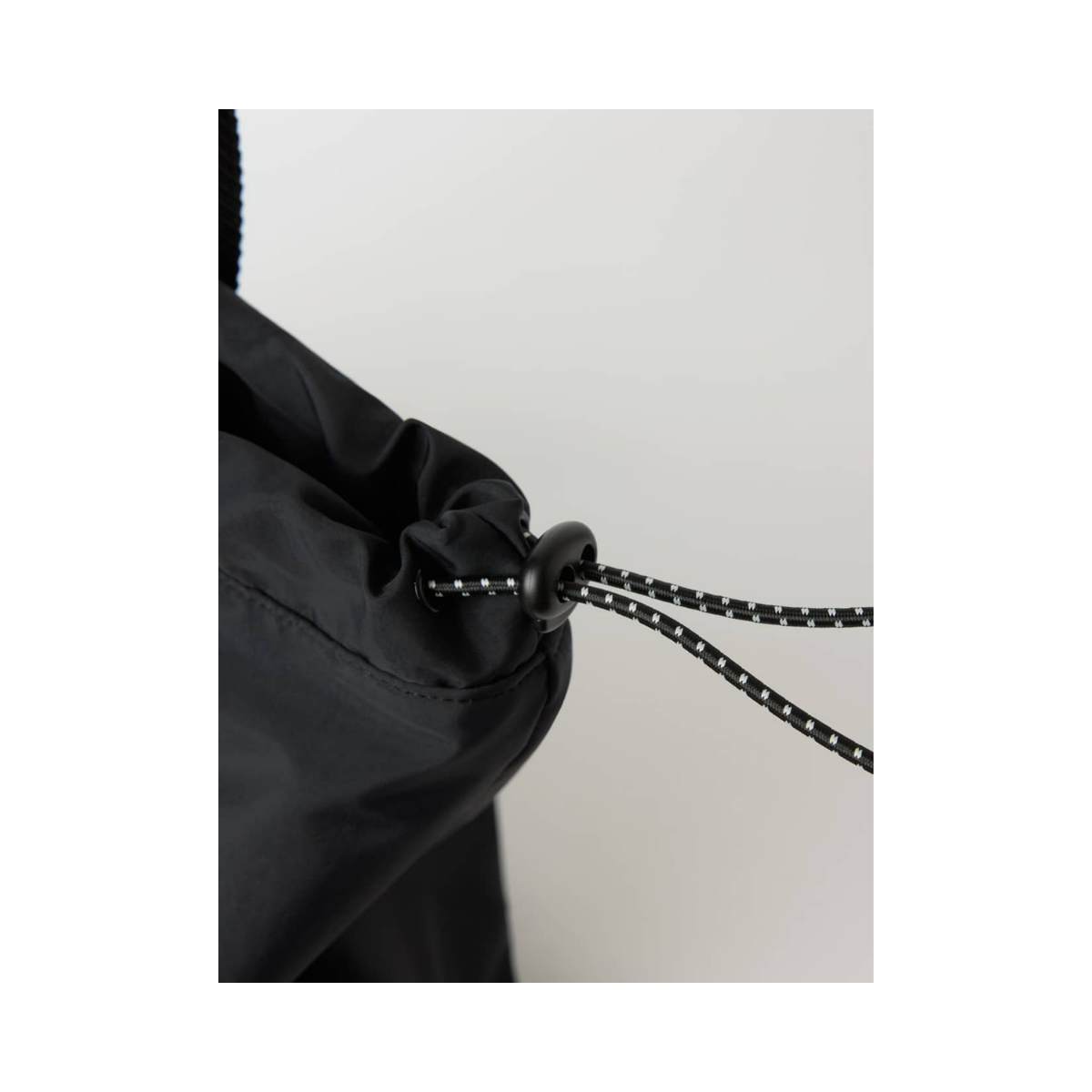 Studio Active Tote 23L - Black Beauty