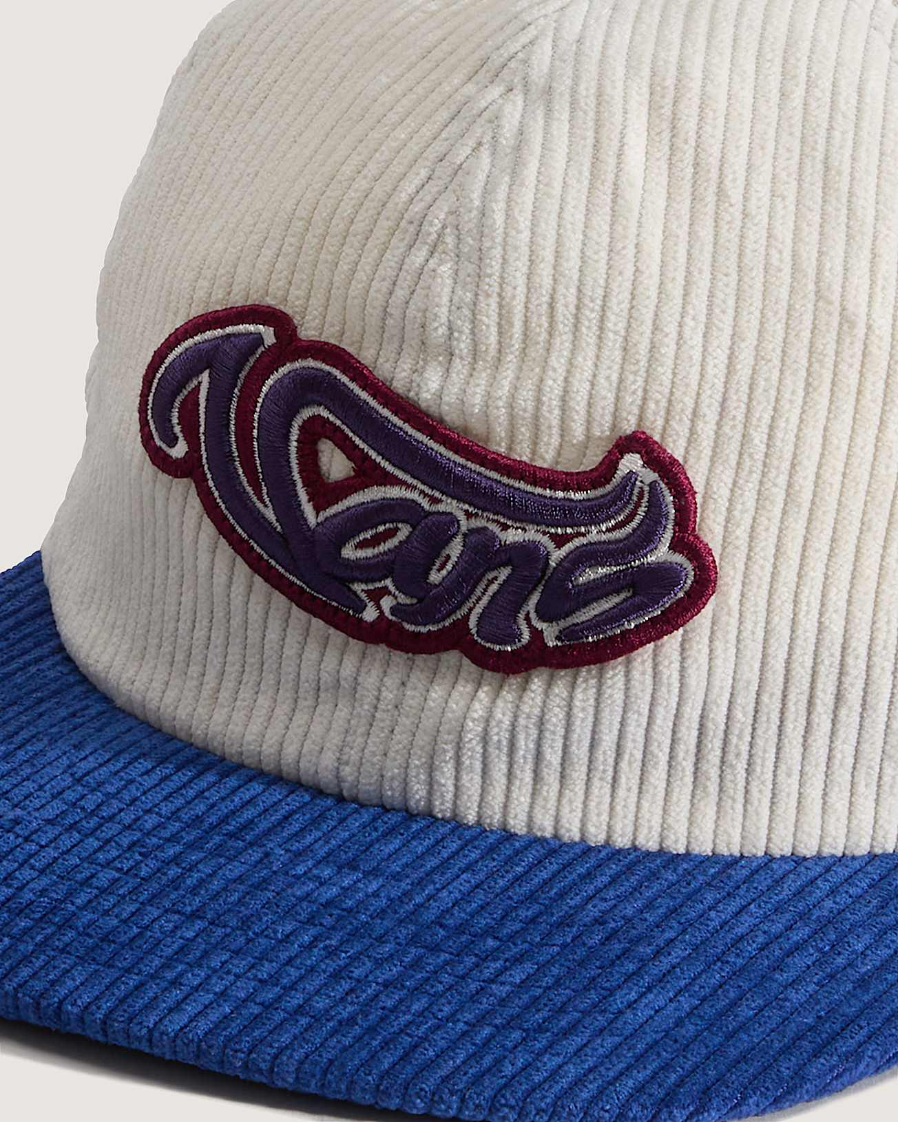 Wavy Script Jockey - VN7WM True Blue